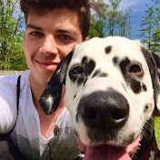 Profile Picture of Miki Ott (@TheMikulasott) on Youtube