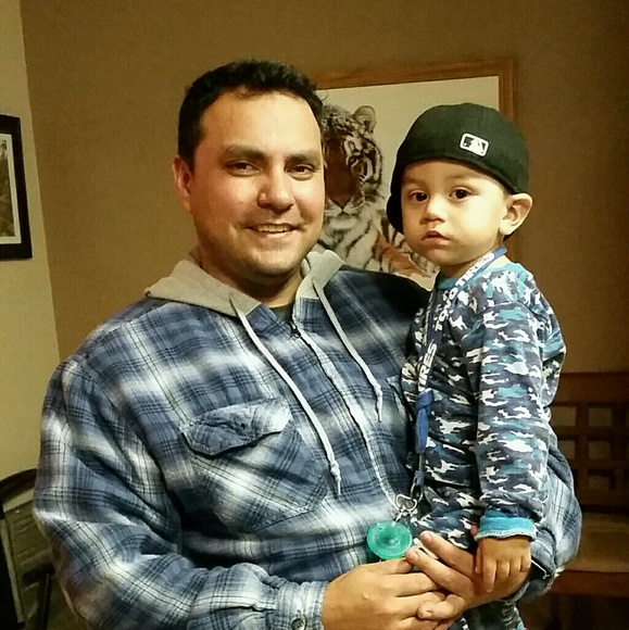 Profile Picture of Richard Rangel (@richardrangel) on Poshmark