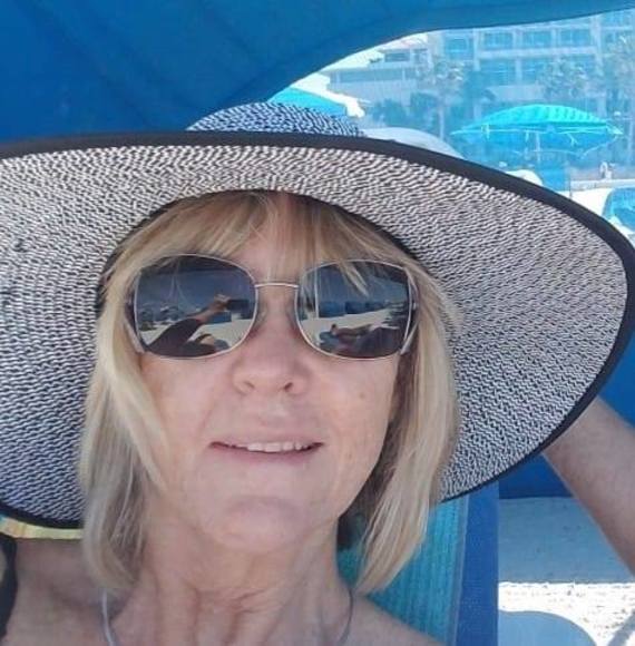 Profile Picture of Linda Oliver (@cheney432) on Poshmark