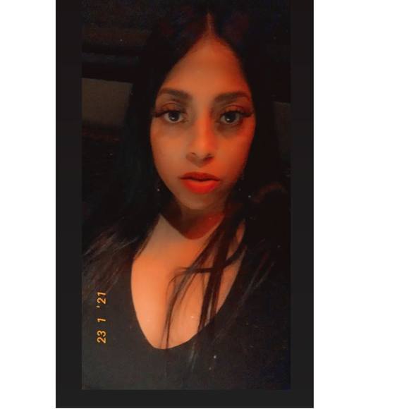 Profile Picture of Martina Dowdy (@mackandbj) on Poshmark