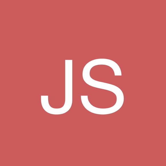 Profile Picture of Julia Schwartz (@juliarshorts) on Poshmark