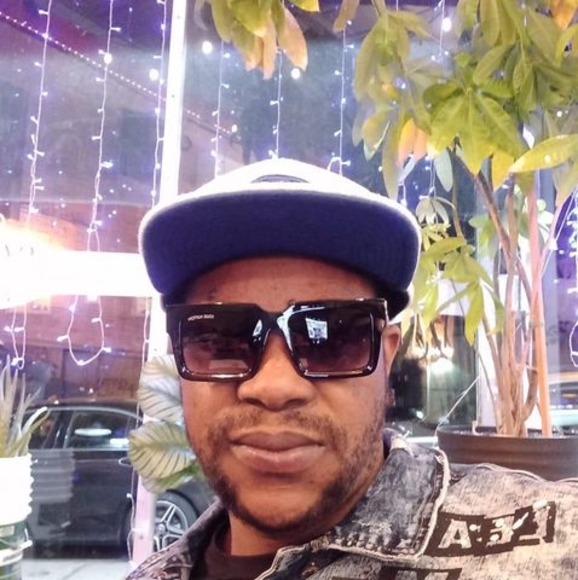 Profile Picture of Jimmy Simon (@jimmysimon428) on Poshmark