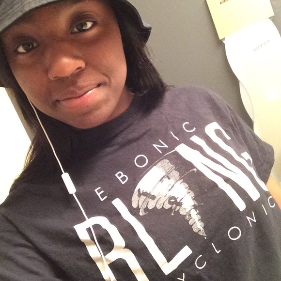 Profile Picture of Bria Mitchell (@cuzimbria) on Poshmark