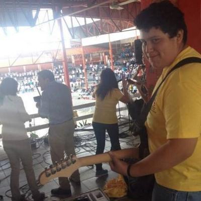 Profile Picture of Manuel Leonor (@manuelleo16) on Twitter