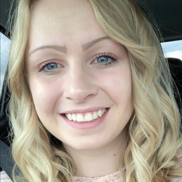 Profile Picture of Kailyn Garchow (@kailyn9210) on Poshmark