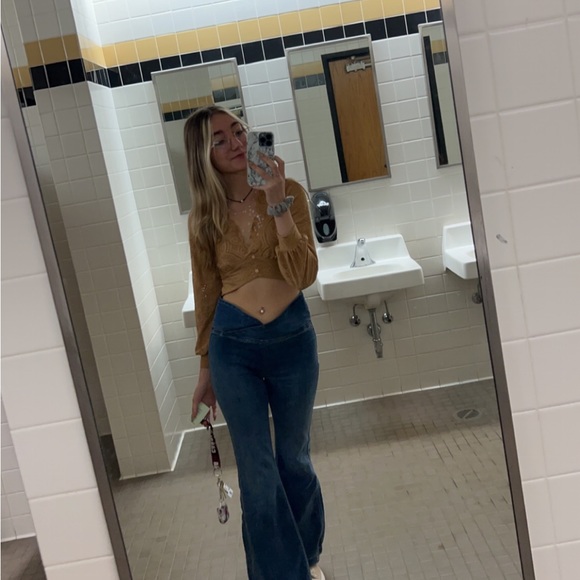 Profile Picture of Karleigh Hahn (@karleigh_hahn) on Poshmark