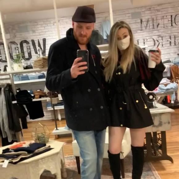 Profile Picture of Brandon Valleau (@stevois1994) on Poshmark