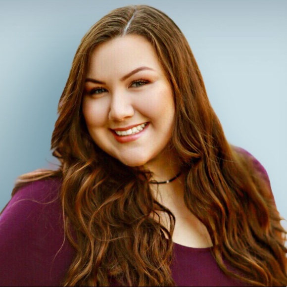 Profile Picture of Claire Newrones (@claireynews) on Poshmark