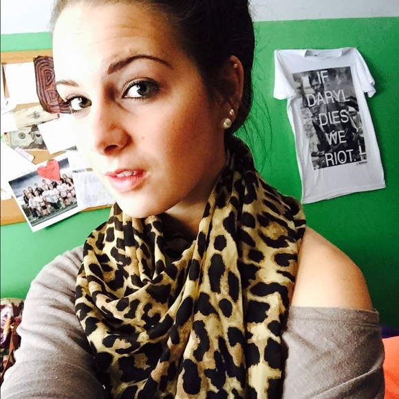 Profile Picture of Rebecca Boughter (@rebeccaboughter) on Poshmark