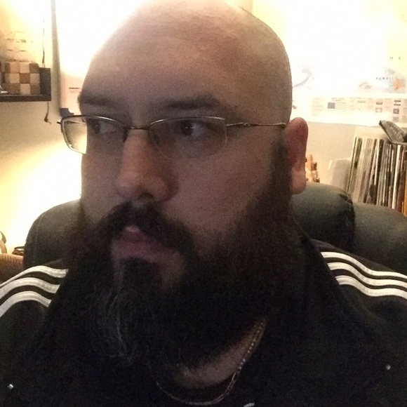 Profile Picture of Scott Artzer (@sartz001) on Poshmark