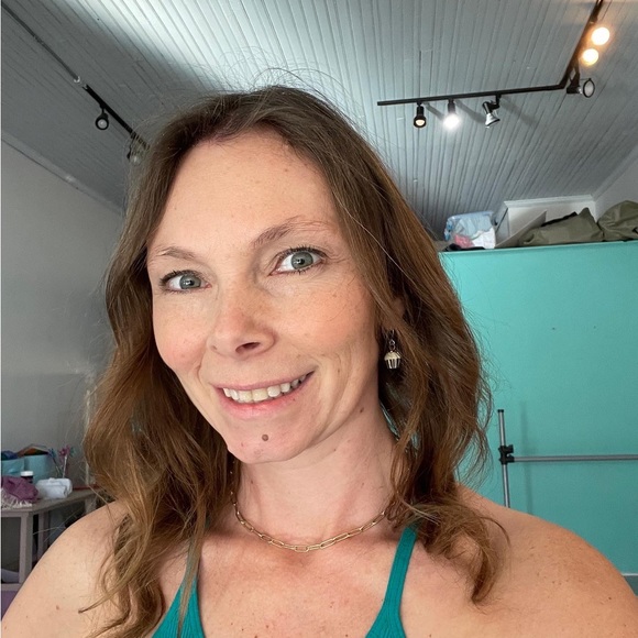 Profile Picture of Tara Mcdougall (@tarasmcd) on Poshmark