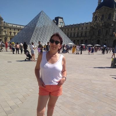Profile Picture of Lucía Enciso (@luciaenbo) on Twitter