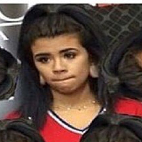 Profile Picture of Elizabeth Morgart (@partytime009) on Poshmark