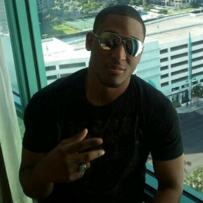 Profile Picture of Aterrell Willis (@Mr_LowKey_Crazy) on Twitter