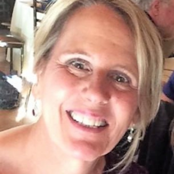 Profile Picture of Tina Gonsalves (@ratherfly) on Poshmark