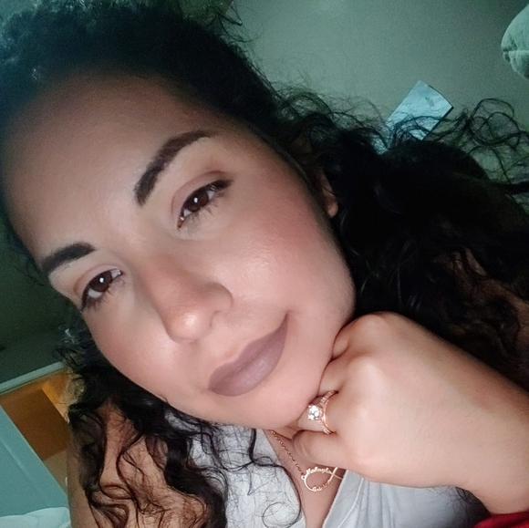 Profile Picture of Bianca Rocha (@bmom5) on Poshmark