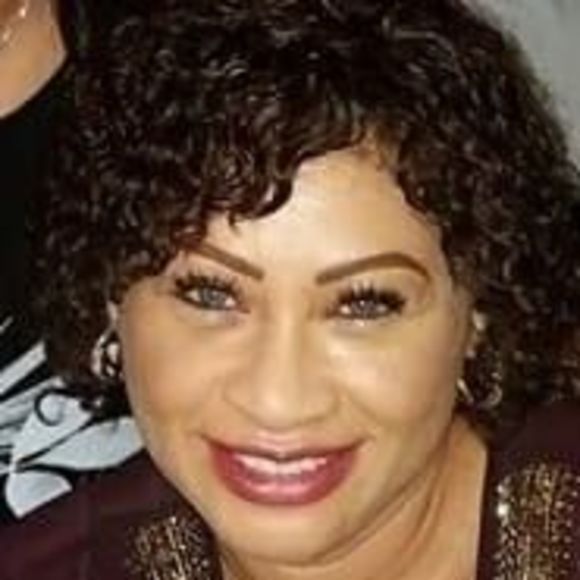 Profile Picture of Deborah Agnew (@newdeb1019) on Poshmark