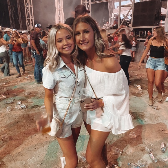 Profile Picture of Brianna Nylander (@briannanyny) on Poshmark