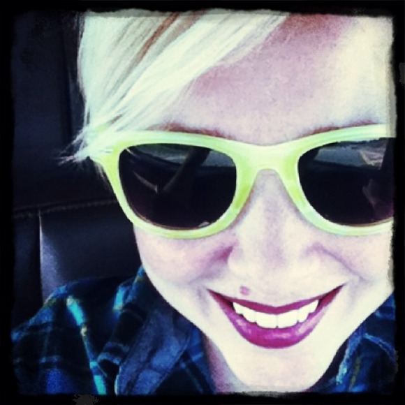 Profile Picture of Christi Poppler (@christipoppler) on Poshmark