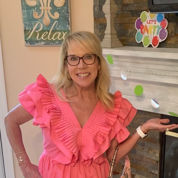 Profile Picture of Laura Block (@laura_block) on Poshmark
