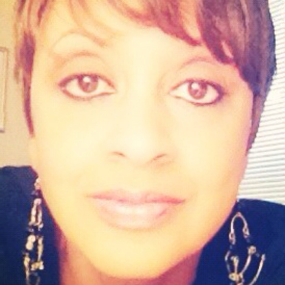 Profile Picture of Lavonda Williams (@lavonda6) on Poshmark