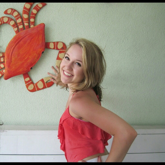 Profile Picture of Lindsay Souers (@queenoftamriel) on Poshmark