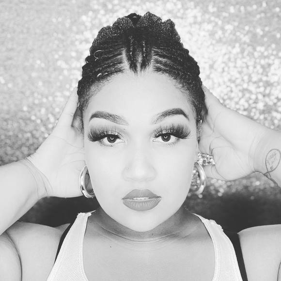 Profile Picture of Dianna Thomas (@dthomas615) on Poshmark