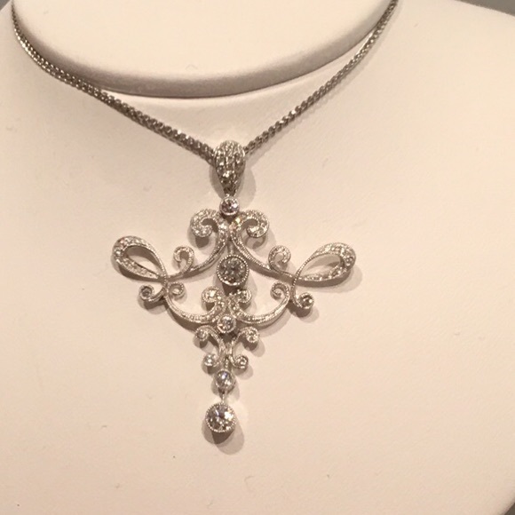 Profile Picture of Joy Thollot (@joyilene) on Poshmark