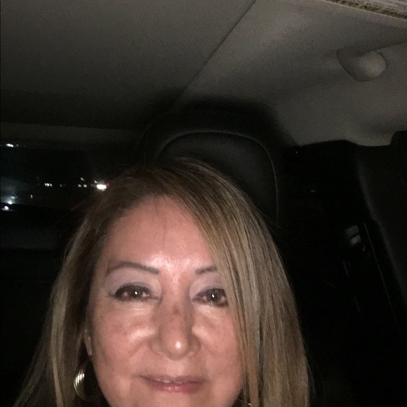 Profile Picture of Nancy Giraldi (@ngiraldi01) on Poshmark