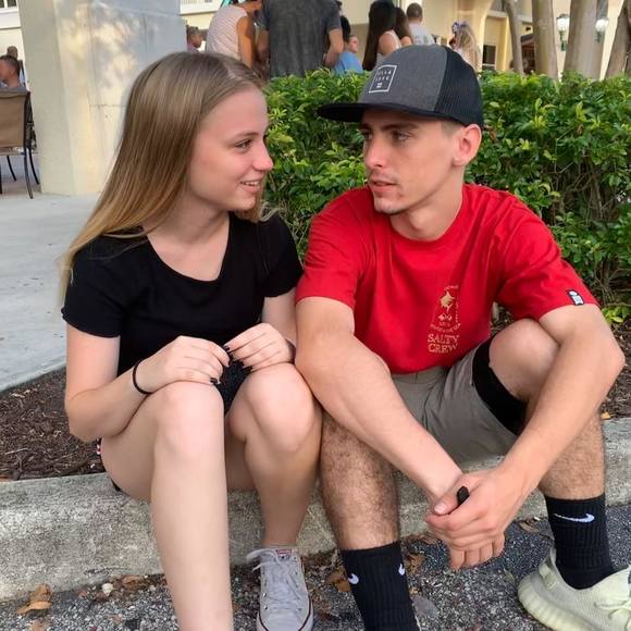 Profile Picture of Brooke Cichanski (@bcichanski) on Poshmark