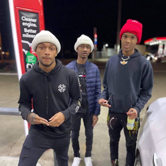 Profile Picture of Dennis Walker (@dwalker3155) on Poshmark