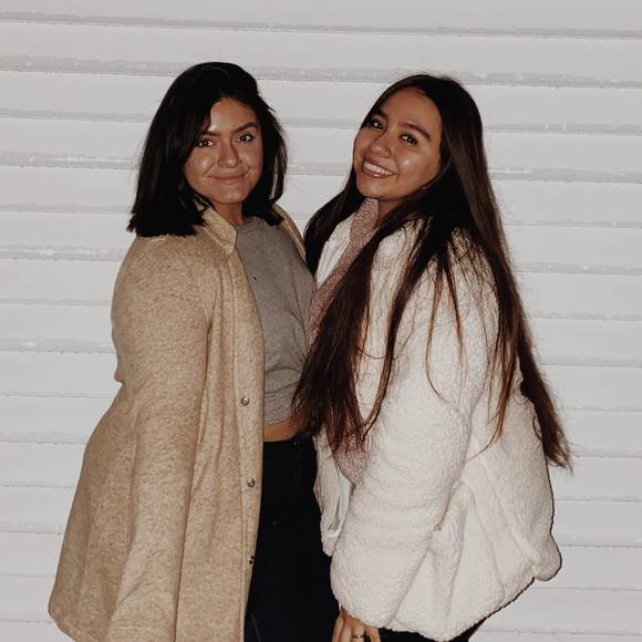 Kathy Berganza - Poshmark Profile Picture of Kathy Berganza (@kathyganza) on Poshmark