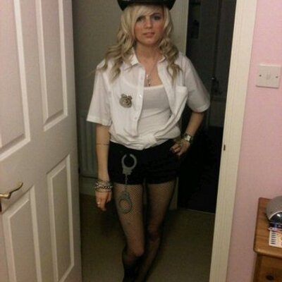 Profile Picture of Tori Robison (@Nellaqya) on Twitter