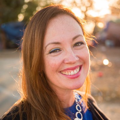 Profile Picture of Lisa Hoff (@Sojourningeast) on Twitter