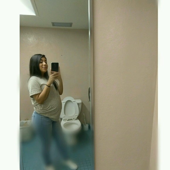 Profile Picture of Adamaris Villegas (@adamaris33117) on Poshmark