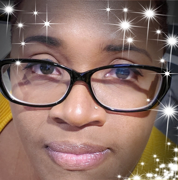 Profile Picture of Jacintha Harris (@nakalam) on Poshmark