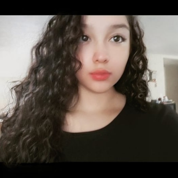 Profile Picture of Eunice Romero (@eunicezuniga32) on Poshmark