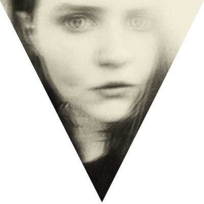 Profile Picture of Julia (@JuliaJelly98) on Twitter