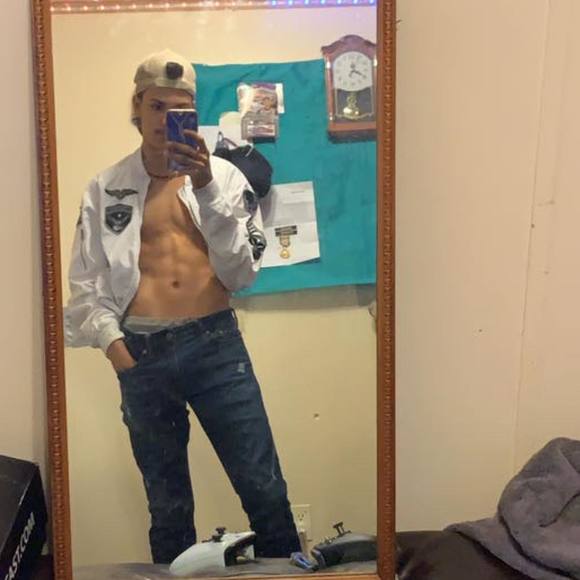 Joshua Del rio - Poshmark Profile Picture of Joshua Del rio (@riojoshuadel) on Poshmark