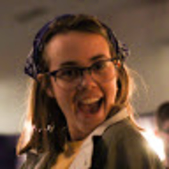 Profile Picture of Emma Wazny (@emmawazny) on Poshmark