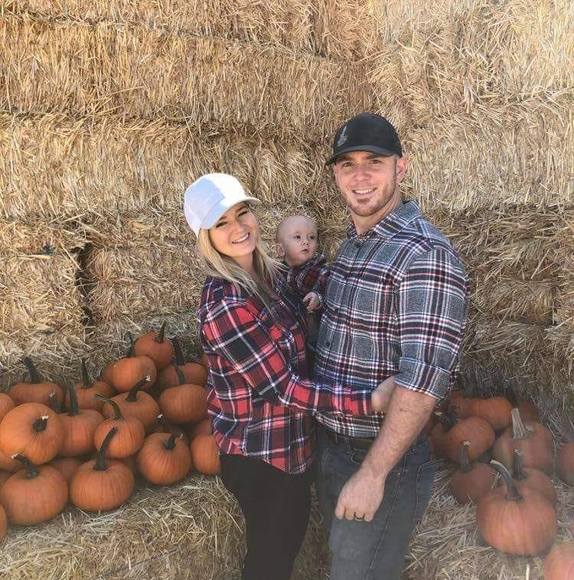 Profile Picture of Becky Vowels (@rvowels) on Poshmark