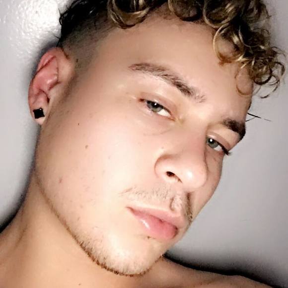 Profile Picture of Jason Jason (@jason71797) on Poshmark
