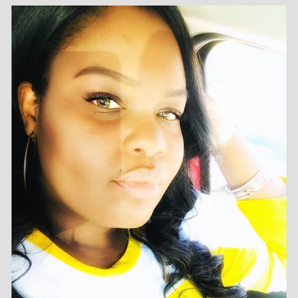 Profile Picture of Paulette Handy (@phandy05) on Poshmark