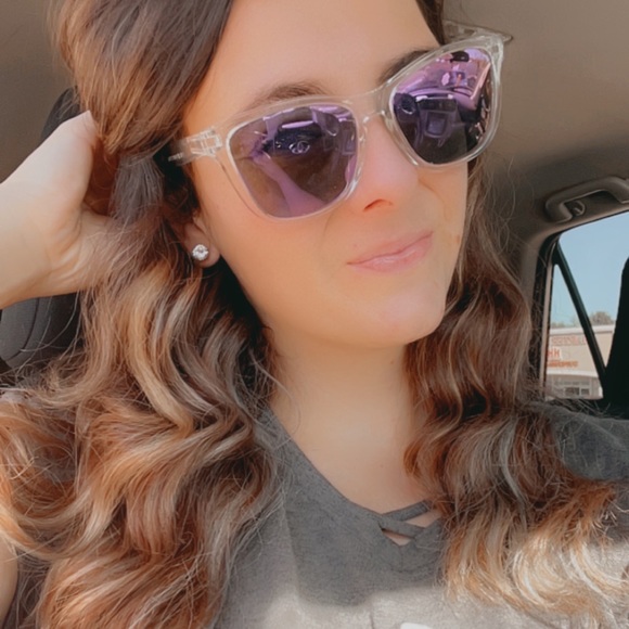 Profile Picture of Amber Blake (@ab0121) on Poshmark