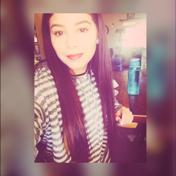 Profile Picture of Gina Trujillo (@ginalola00) on Poshmark