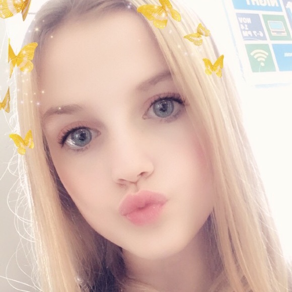 Profile Picture of Maddie Vititoe (@maddie257) on Poshmark