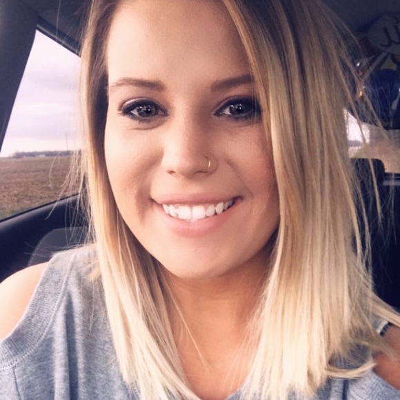 Profile Picture of Terrie Kemper (@kempert23) on Poshmark