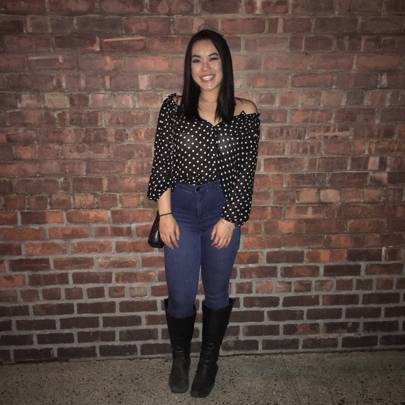 Profile Picture of Irisa Wong (@ireesa13) on Poshmark