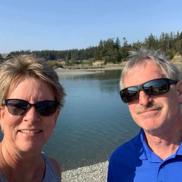 Profile Picture of Linnea Ferguson (@momshops11) on Poshmark