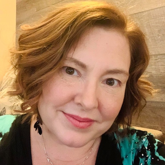Profile Picture of Michele Bledsoe (@michele_bledsoe) on Poshmark